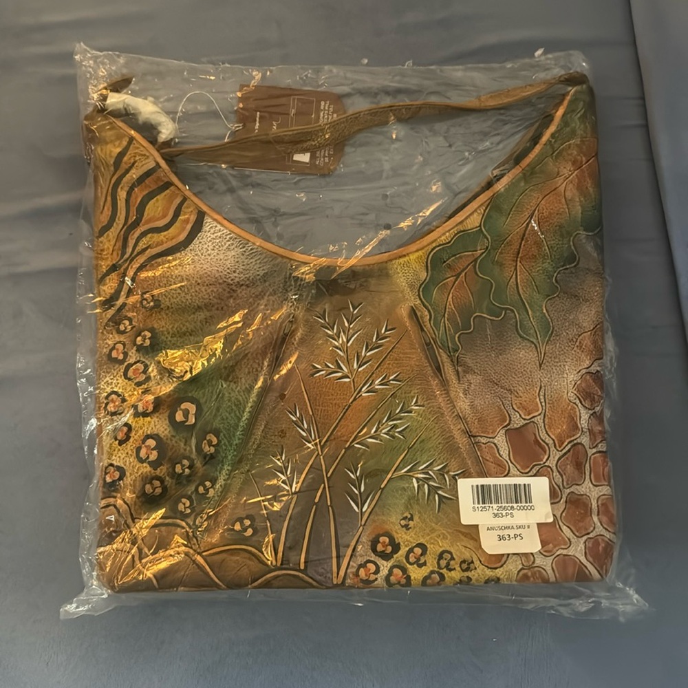 Anuschka Hobo Bag. Brand new still has tags!